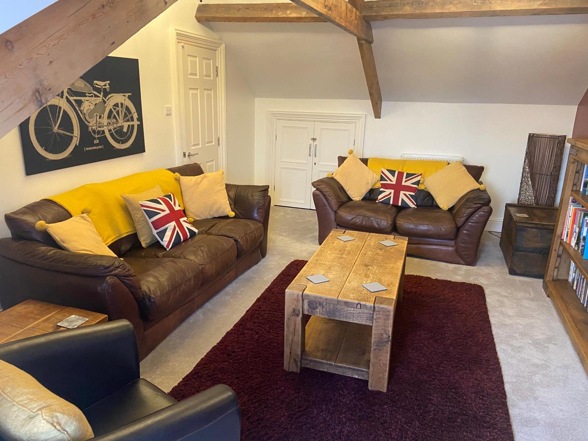 וויטבי County Loft Penthouse Apartment מראה חיצוני תמונה